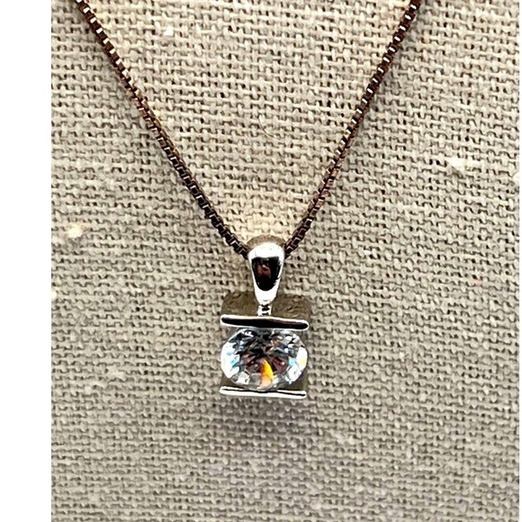 Italian 925 Sterling Necklace With Sterling Cubic Zirconia Solitaire Pendant. - Picture 1 of 10